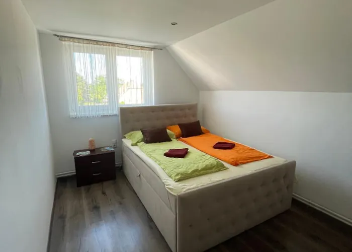Anett Wellis Poroszlo Apartament
