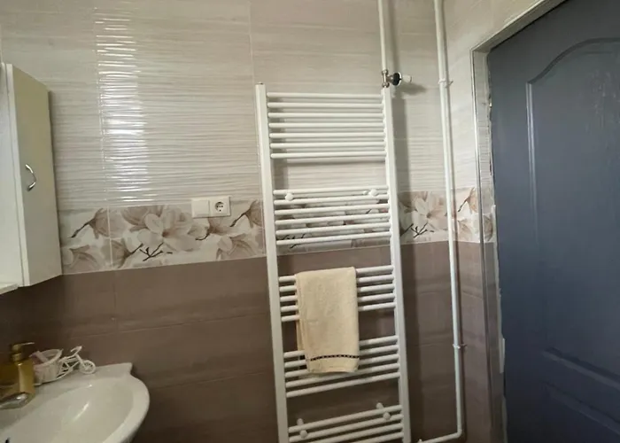 Anett Wellis Poroszlo * Pusztavacs