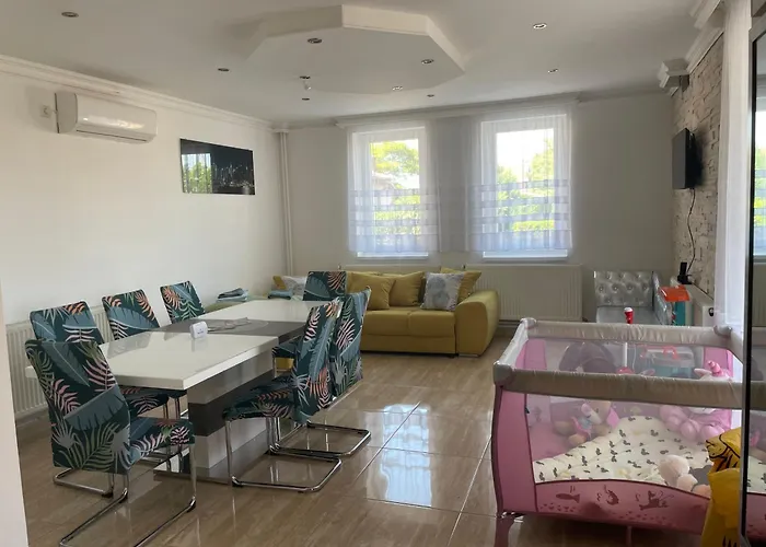 Anett Wellis Poroszlo Apartament